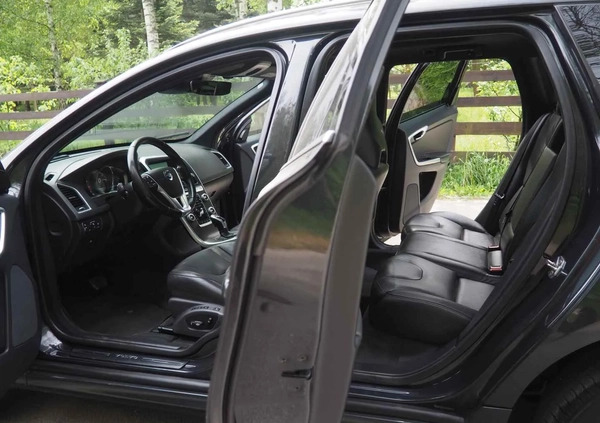 Volvo XC 60 cena 59900 przebieg: 237400, rok produkcji 2015 z Sanok małe 742